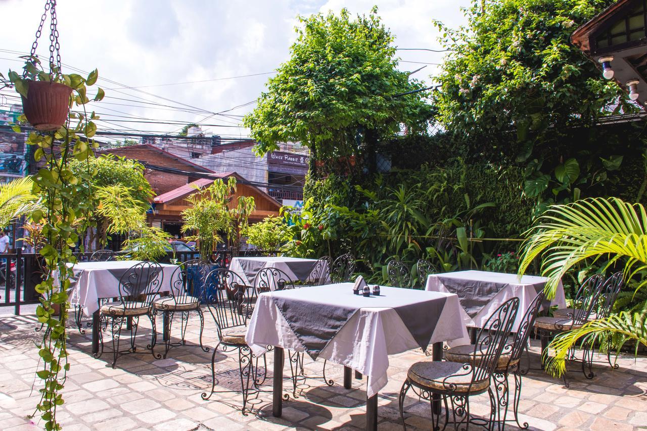 Hotel Meera Pokhara Dış mekan fotoğraf